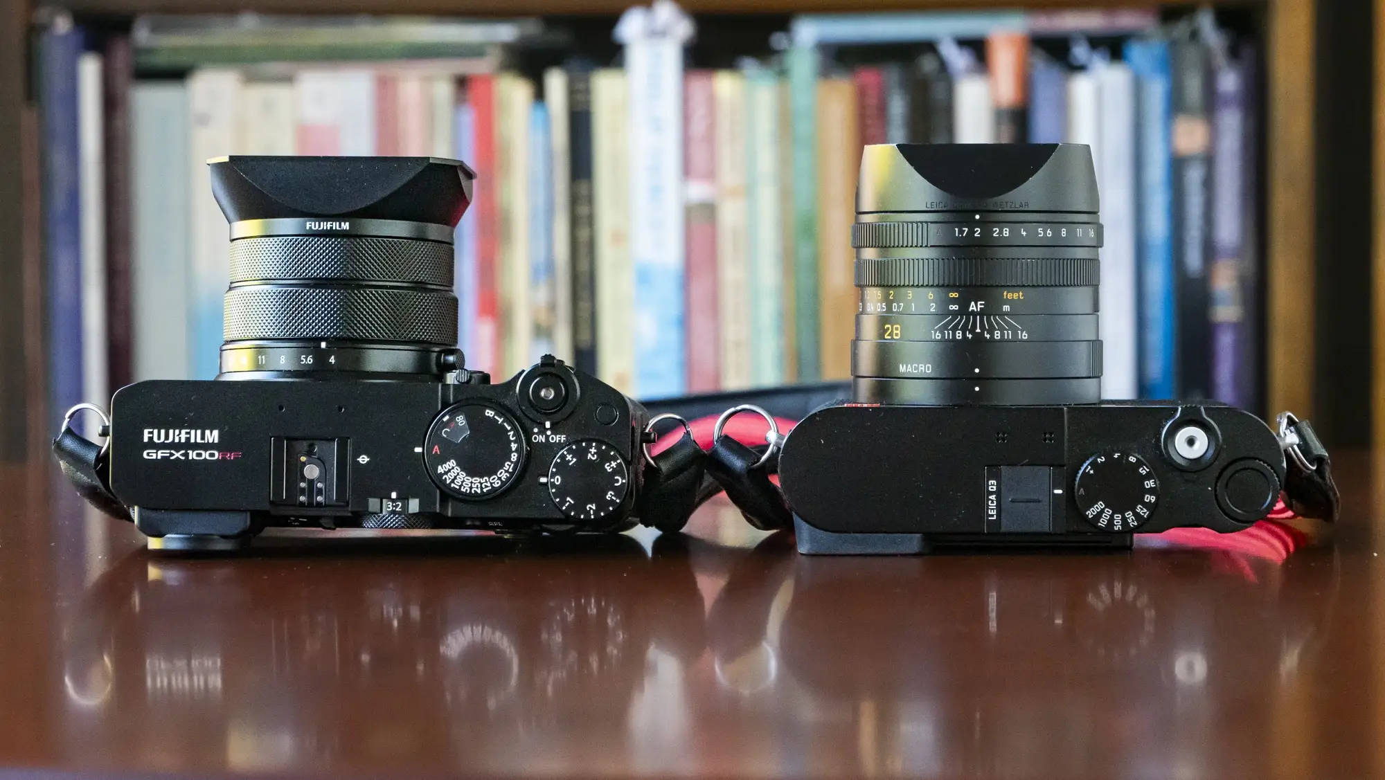 Fujifilm GFX100RF vs Leica Q3 001
