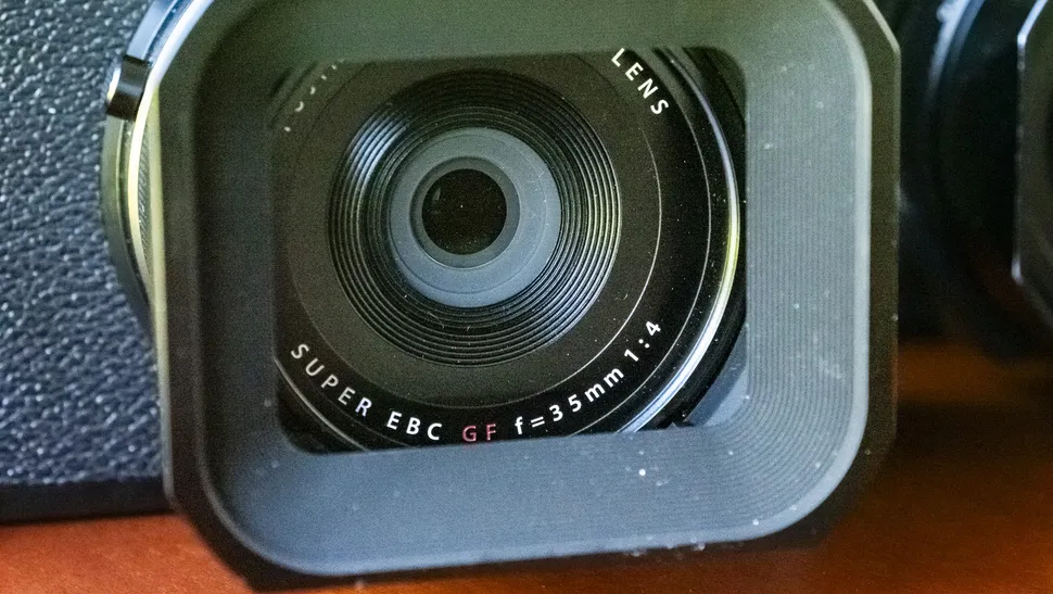 Fujifilm GFX100RF vs Leica Q3 007