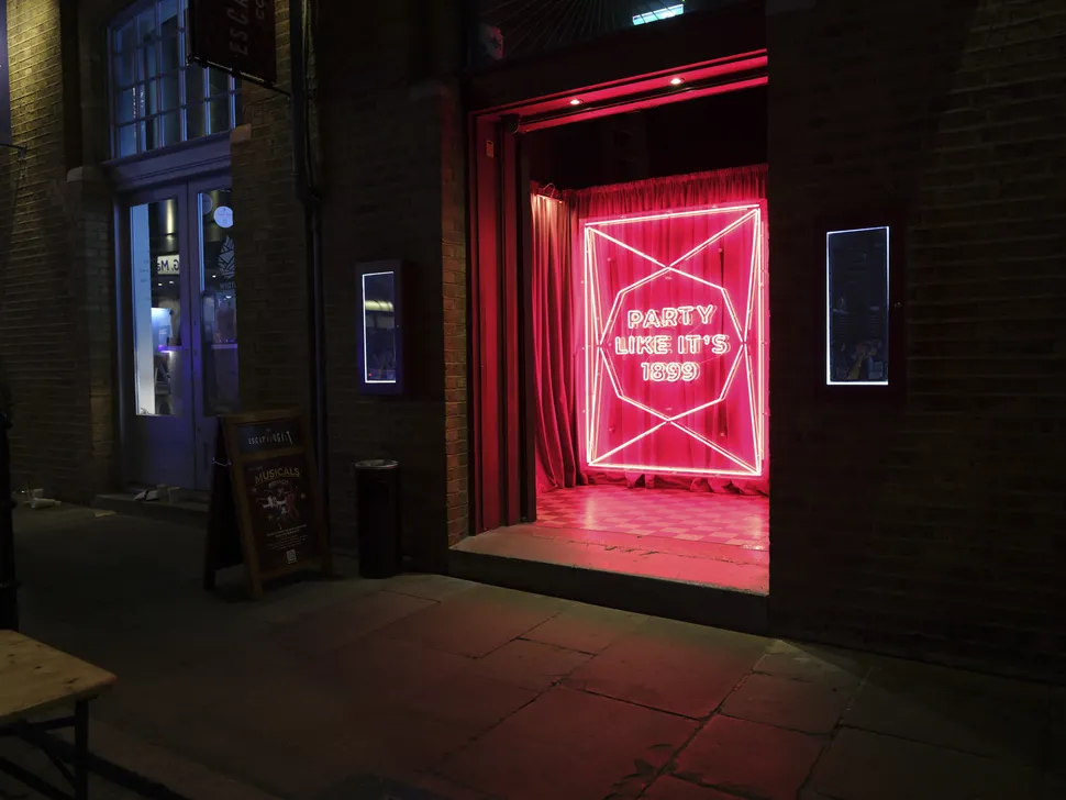 Fujifilm GFX100RF vs Leica Q3 image quality 004