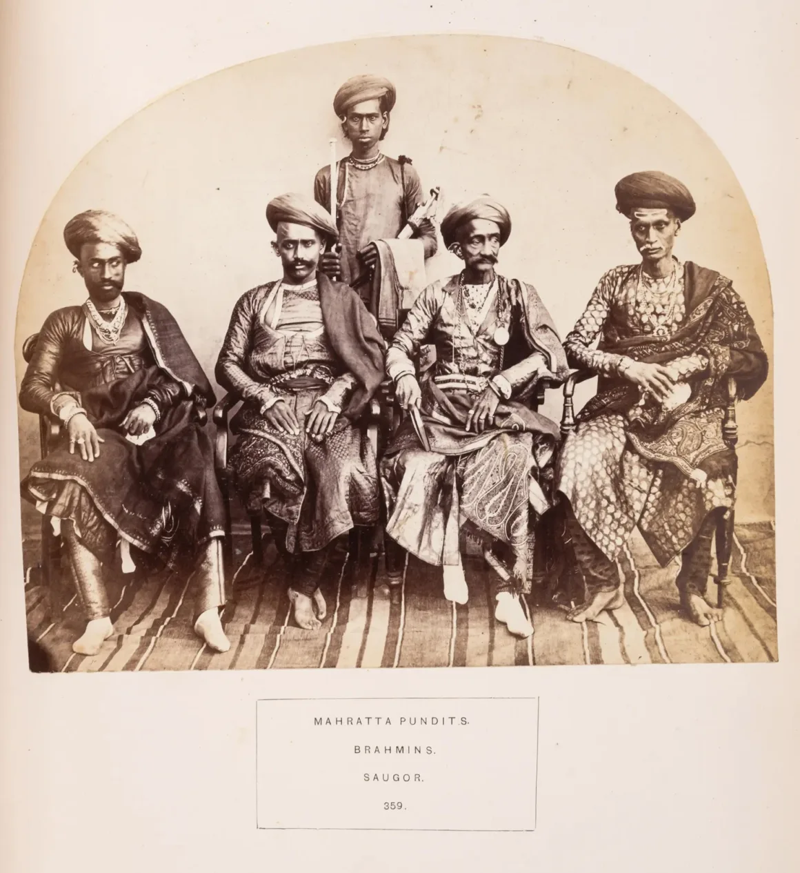 19. Yüzyıla Ait Hindistan Fotoğraf Koleksiyonu Müzayedede Yaklaşık 57.000 Dolara Satıldı 6 Lot 50 Watson John Forbes John William Kaye. The People of India A Series of Photographic Illustrations.of the Races and Tribes of Hindustan Image 1