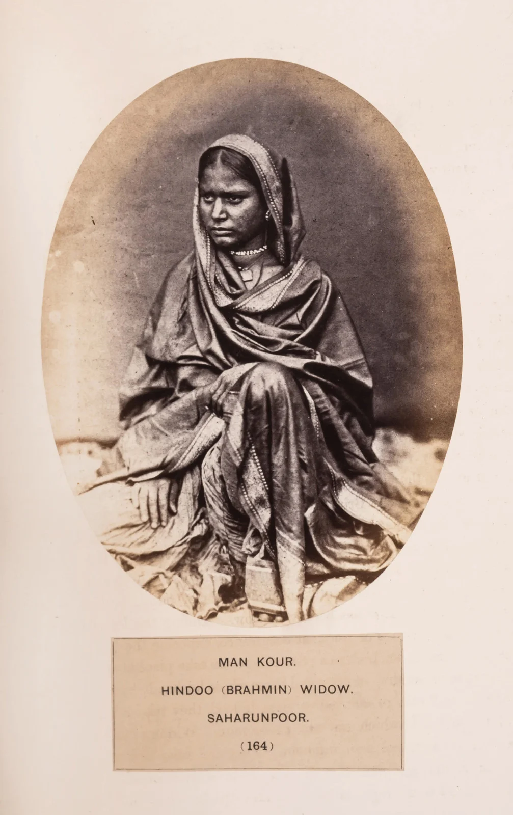 19. Yüzyıla Ait Hindistan Fotoğraf Koleksiyonu Müzayedede Yaklaşık 57.000 Dolara Satıldı 11 Lot 50 Watson John Forbes John William Kaye. The People of India A Series of Photographic Illustrations.of the Races and Tribes of Hindustan Image 10
