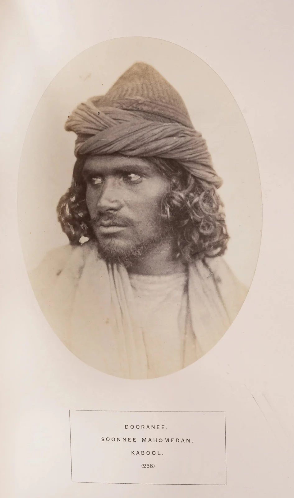 19. Yüzyıla Ait Hindistan Fotoğraf Koleksiyonu Müzayedede Yaklaşık 57.000 Dolara Satıldı 8 Lot 50 Watson John Forbes John William Kaye. The People of India A Series of Photographic Illustrations.of the Races and Tribes of Hindustan Image 2