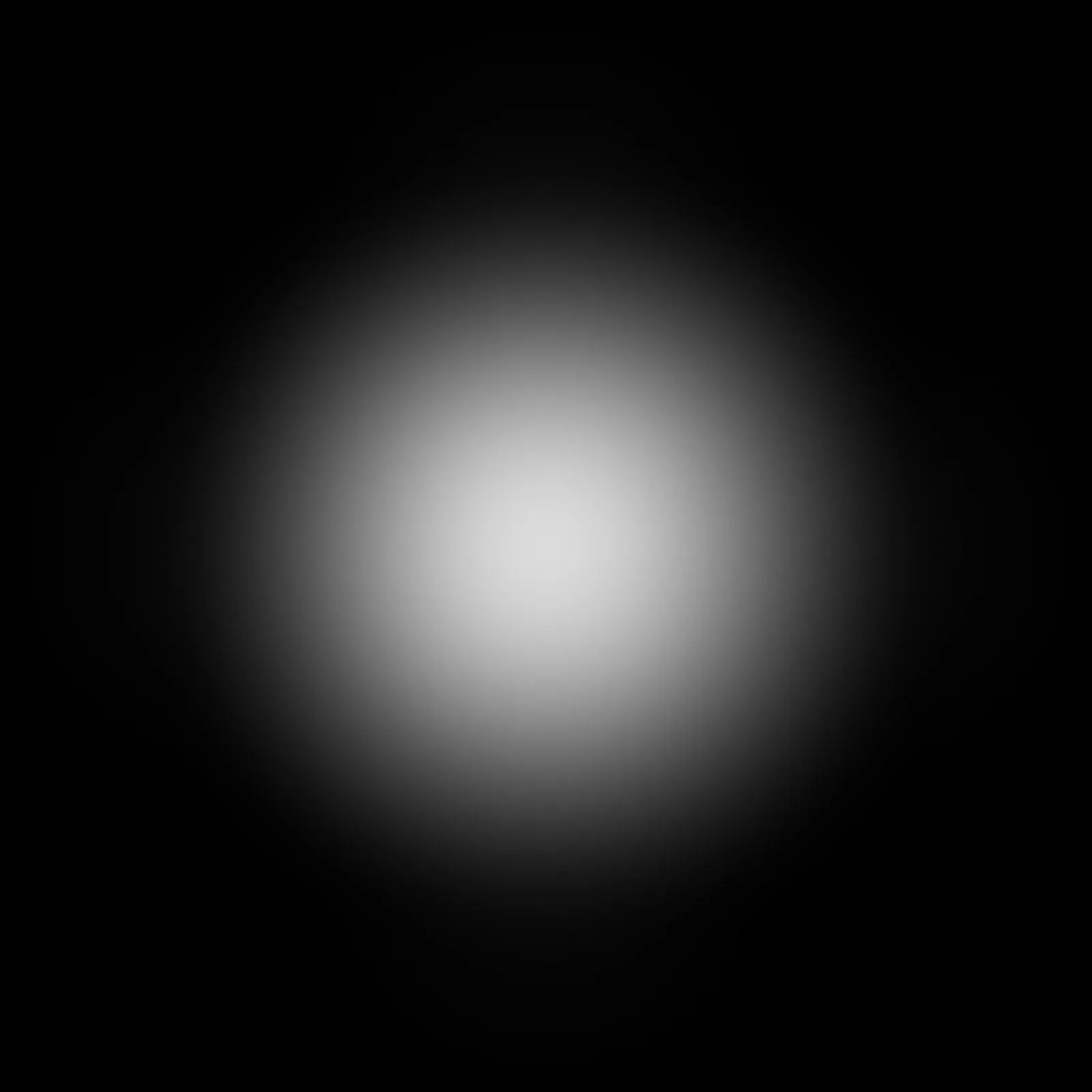 BBL’den Daha Yumuşak ve Güzel Bokeh Modifikasyonu 4 Siyah arka planın ortasında yumuşak beyaz bir dairesel parıltı; merkezden kenarlara doğru koyulaşan bir gradyan etkisi.