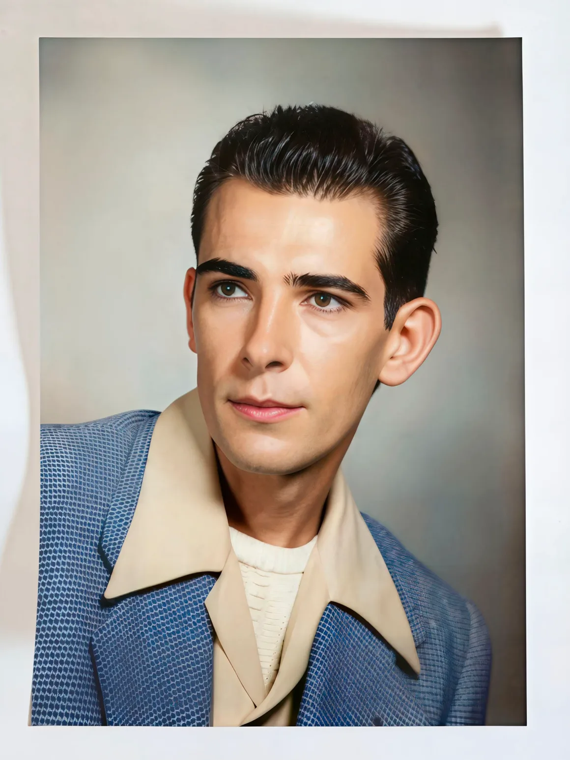 ON1 Restore AI: Eski Aile Fotoğrafları Nasıl Grotesk Kâbuslara Dönüşüyor? 5 1. ON1 Restore AI After