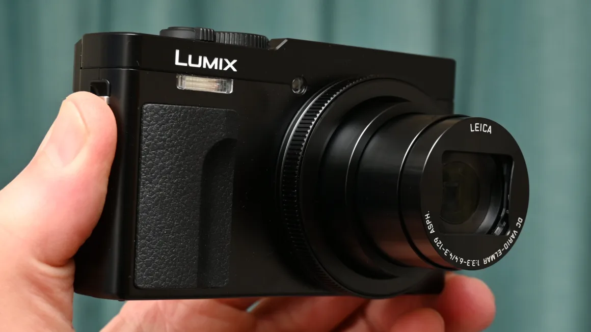 2. Panasonic Lumix ZS99 TZ99