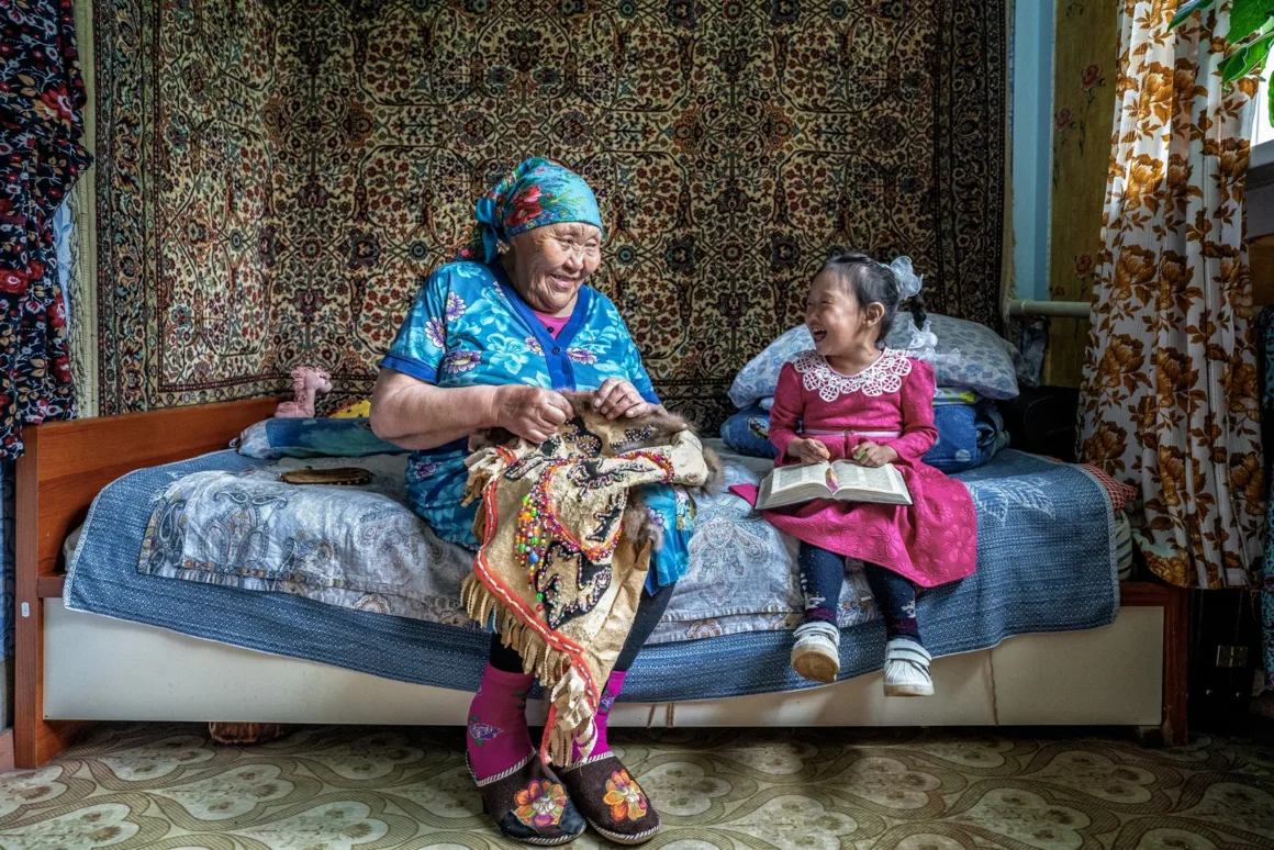 All About Photo Magazine 55: Women Kazananları Açıklandı 3 2nd Place Winner NATALYA SAPRUNOVA Ancestral heritage