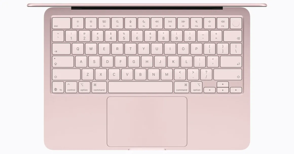 Apple MacBook Neo Tanıtıldı: 599 Dolarlık En Ucuz MacBook 3 Apple MacBook Neo keyboard and trackpad 260304