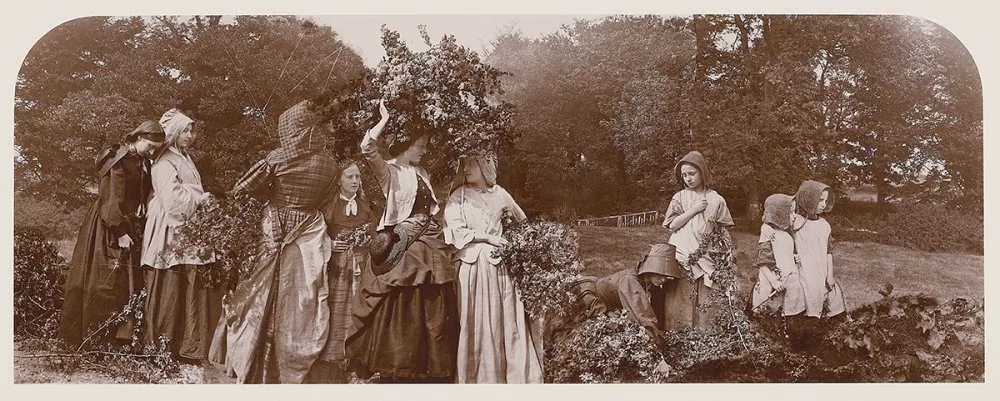 Henry Peach Robinson: Fotoğraf Bir Gerçeklik Değil, Bir Duygu Makinesidir 4 Bringing Home the May Henry Peach Robinson 1901