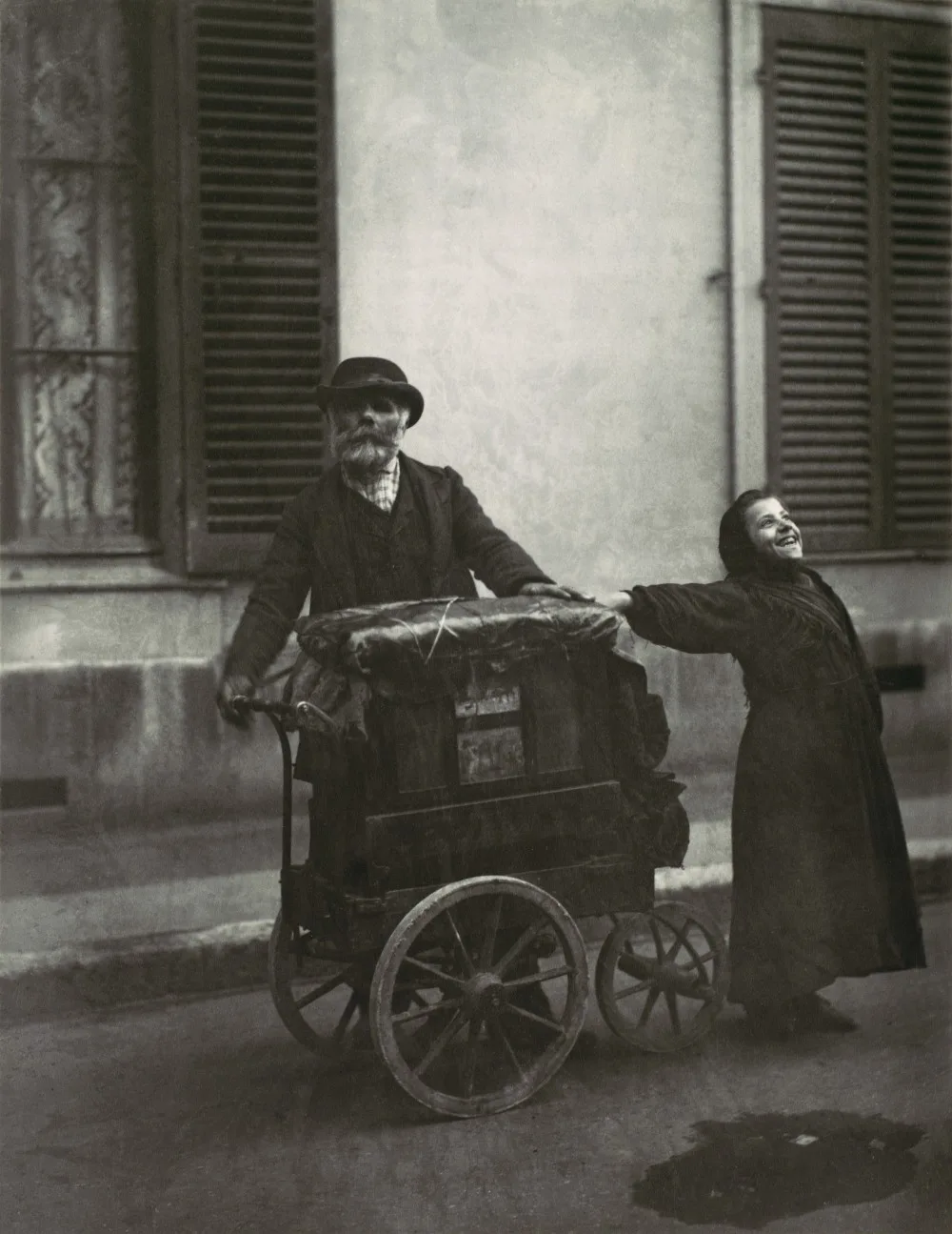 Eugène Atget: Fotoğrafın Yokluğu Görünür Kıldığı An 21 Eugene Atget Organ grinder 1898–99