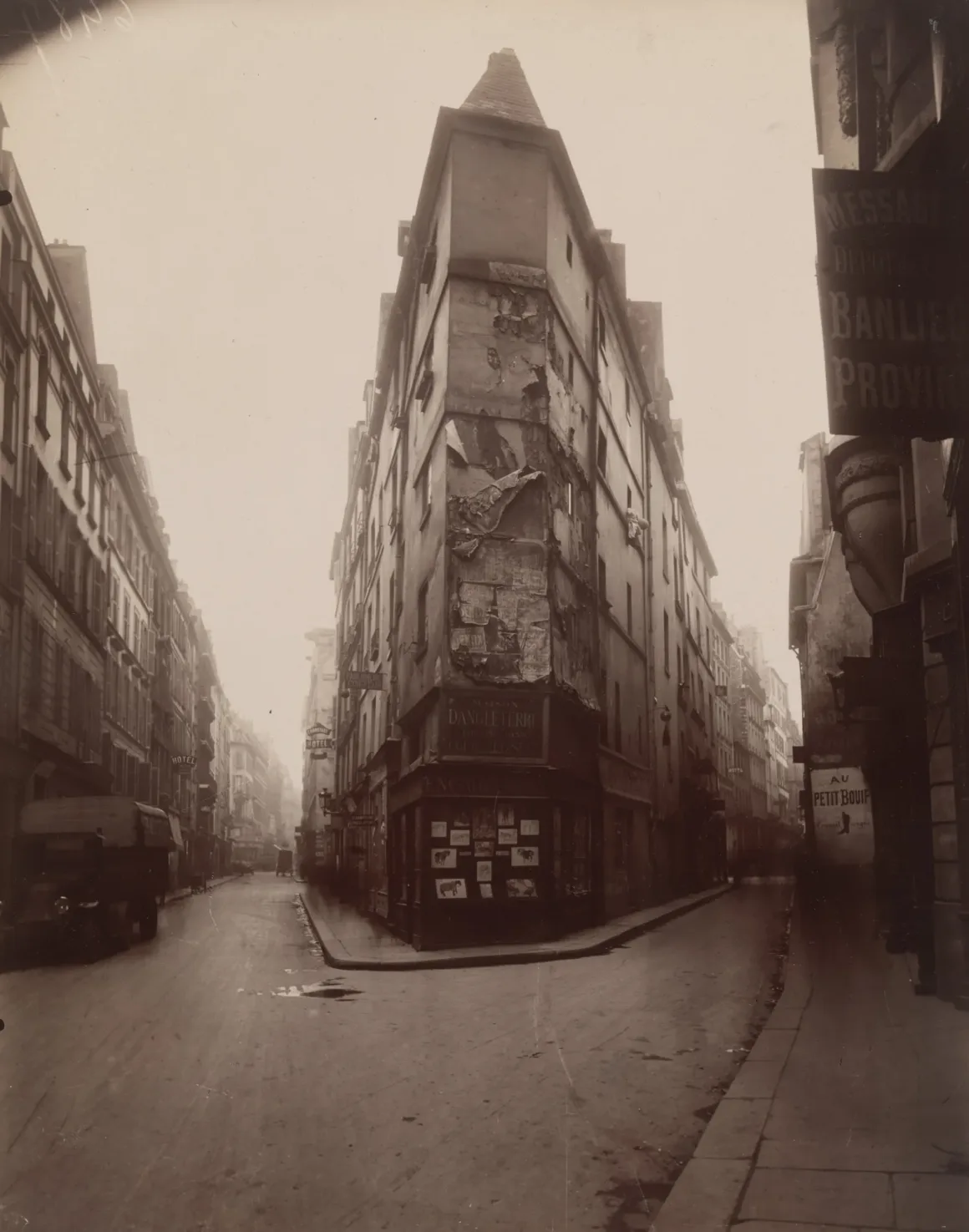 Eugène Atget: Fotoğrafın Yokluğu Görünür Kıldığı An 22 Eugene Atget. Rue de Seine. 1924