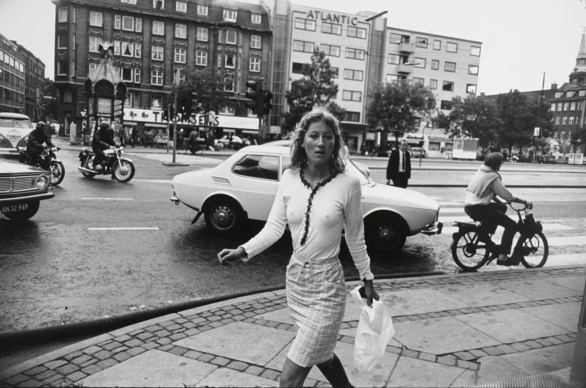 Garry Winogrand Untitled from Women are Beautiful 1950 73