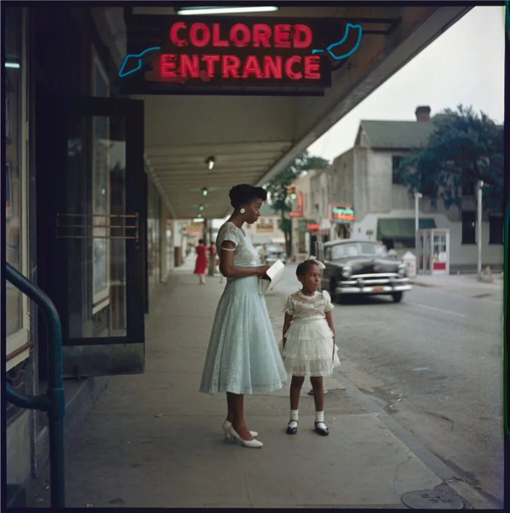Gordon Parks – Segregation Story Alabama 1956 001
