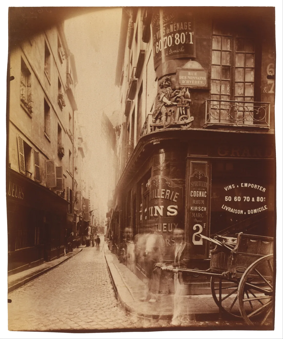 Eugène Atget: Fotoğrafın Yokluğu Görünür Kıldığı An 19 Jean Eugene Auguste Atget Rue des Nonnains dHyeres 1900