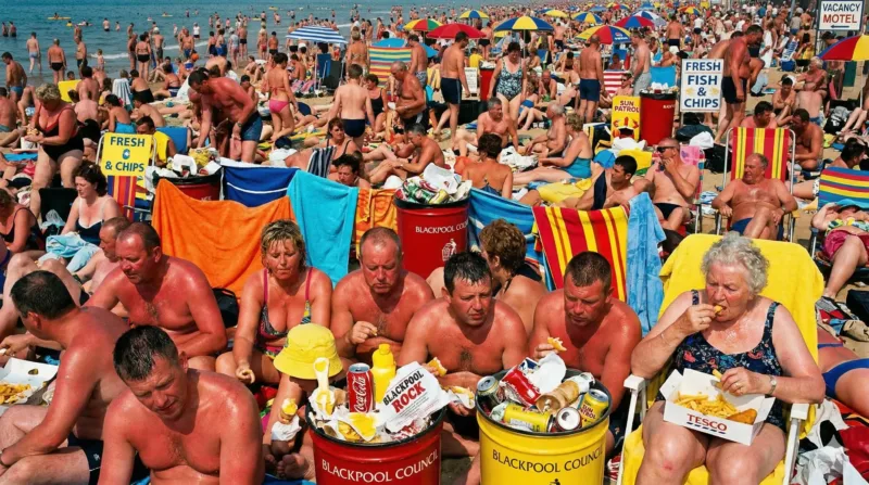 Martin Parr: Tüketim Kültürünü Teşhir Eden Fotoğrafçı