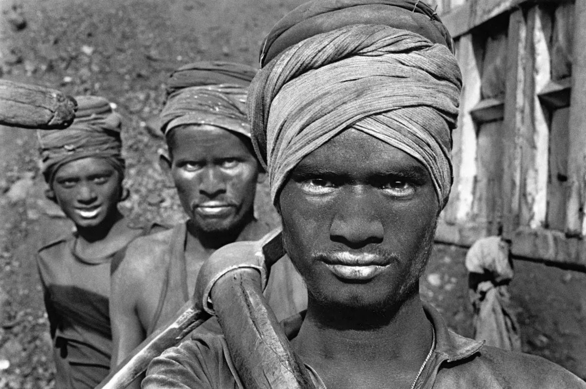 Sebastiao Salgado Coal Mine Dhanbad Bihar State India 1989