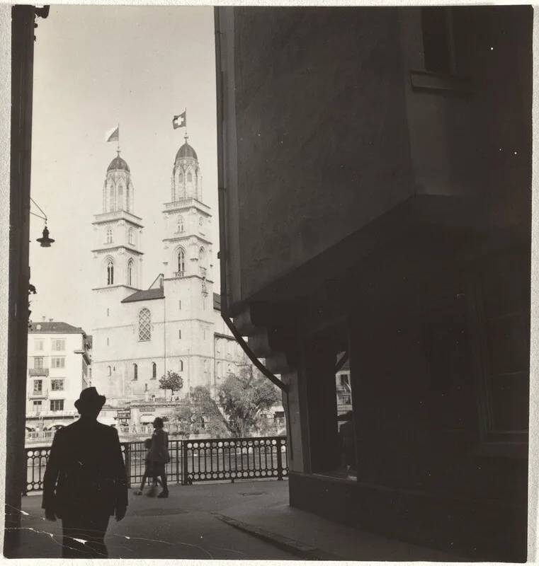 Robert Frank Kimdir? Amerika’ya Dışarıdan Bakan Fotoğrafçı 3 Street scene Zurich