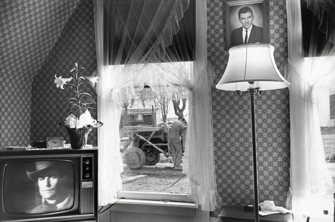 Life Still: Lee Friedlander’ın Gündelik Amerika’yı Parçalama Biçimi 11 lee friedlander waddy kentucky 1969