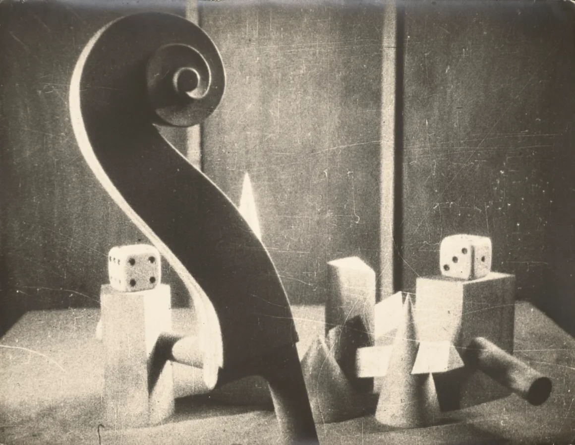 Man Ray: Fotoğrafın Gerçekliği Bozduğu An 9 man ray Extrait du film Emak Bakia 1927