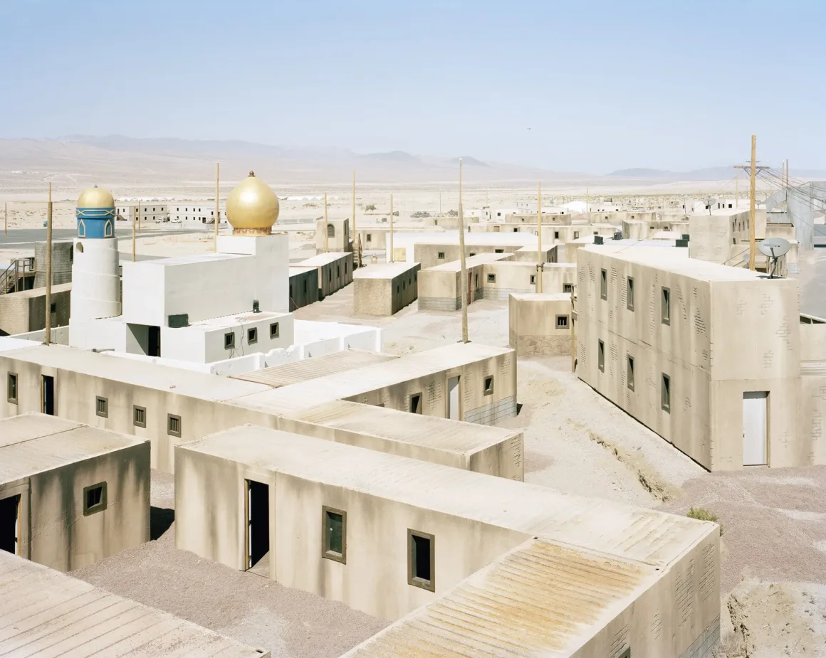 Savaşın Provası: Amerikan Askerleri Başka Kültürleri Nasıl ‘Oynuyor’? | Askeri Eğitim Analizi 1 web above medina jabal 2009 claire beckett 1024x816 1