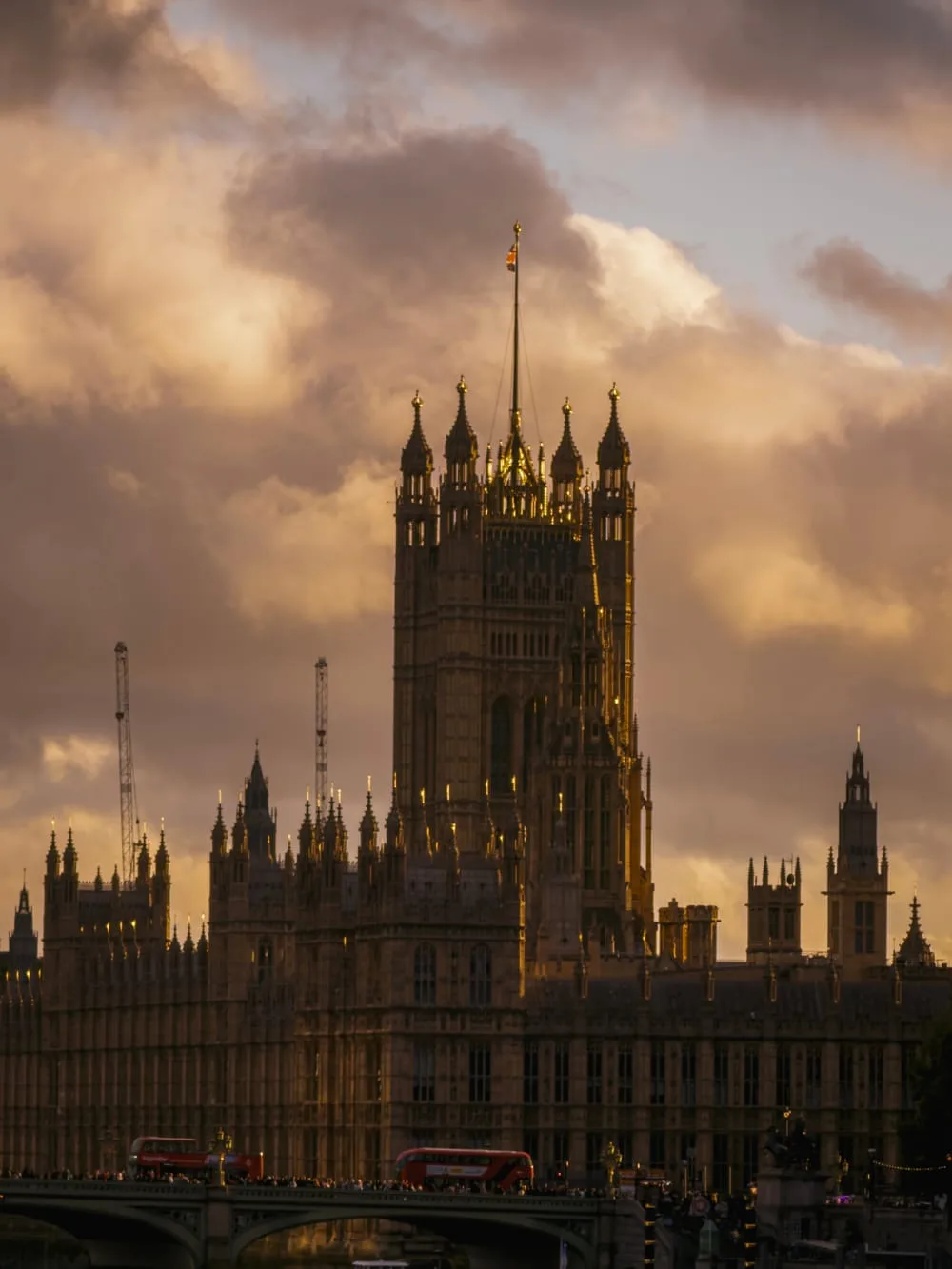 iPhone 17 Pro ve Pro Max İncelemesi: Bir Kamera mı, Bir Telefon mu? 8 IMG 0891