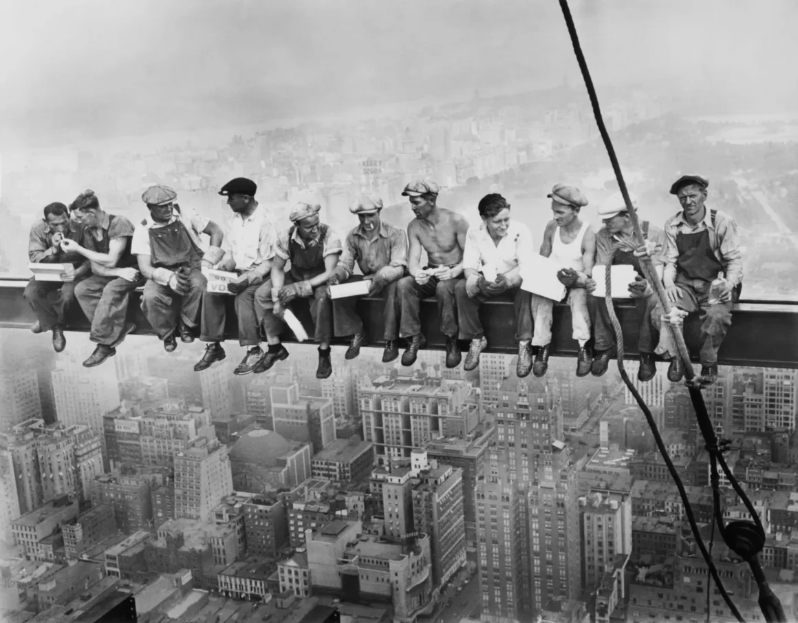 Lunch Atop a Skyscraper: Dünyanın En Ünlü Fotoğraflarından Biri Aslında Kurguydu