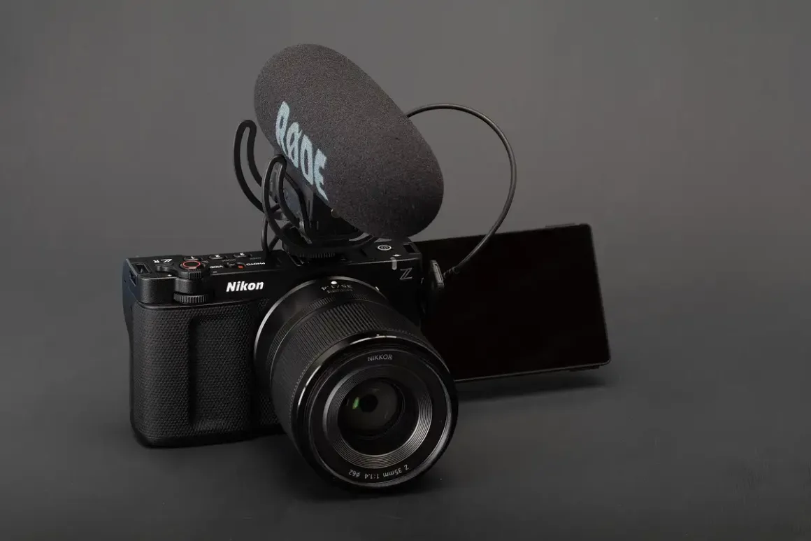 Nikon ZR 008
