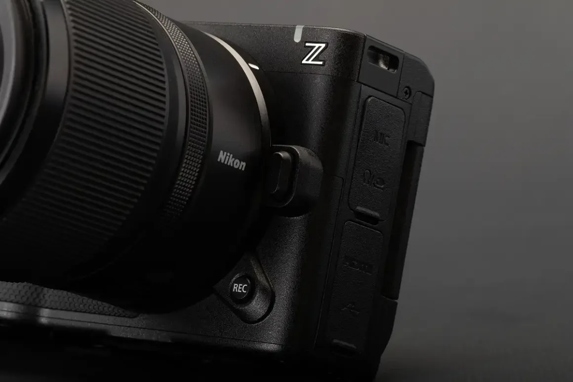 Nikon ZR 011