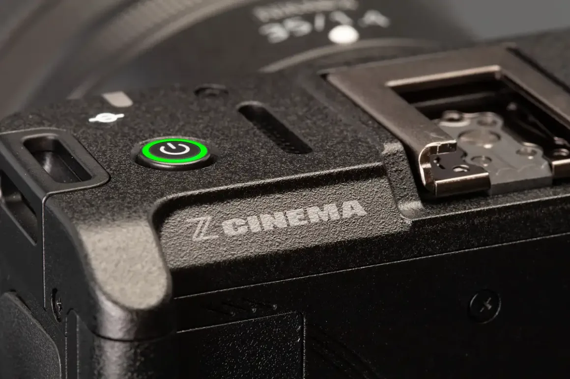 Nikon ZR 012
