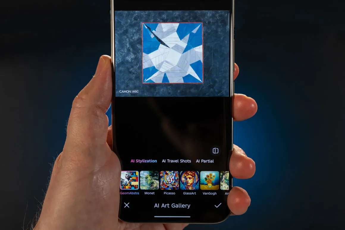 Tecno Camon 50 Ultra AI Art Gallery arayüzü