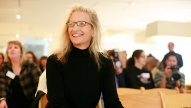 Annie Leibovitz, Justin ve Hailey Bieber Fotoğrafı İçin Telif Hakkı Davası Açtı 12 Annie Leibovitz 1