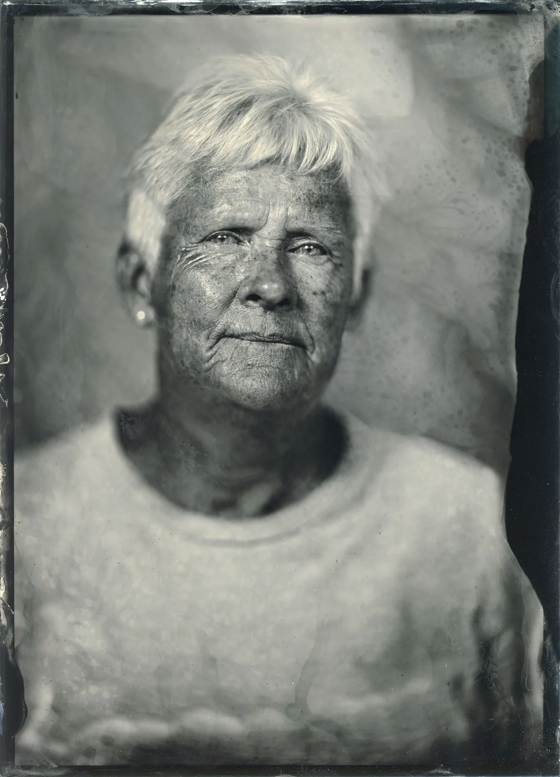RPS Uluslararası Fotoğraf Sergisi 167. Yılında Dünyanın Dört Bir Yanından Fotoğrafçıları Buluşturuyor 2 Abbey Hepner Jane third generation Uravan resident 2025. From the series Reconstructing Uravan Abbey Hepner. Courtesy of The Royal Photographic Society