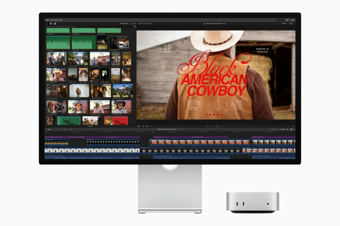 Bir bilgisayar monitöründe, “Black American Cowboy” adlı filmin başlık kartını gösteren video düzenleme arayüzü; yanında küçük bir masaüstü bilgisayar bulunuyor.