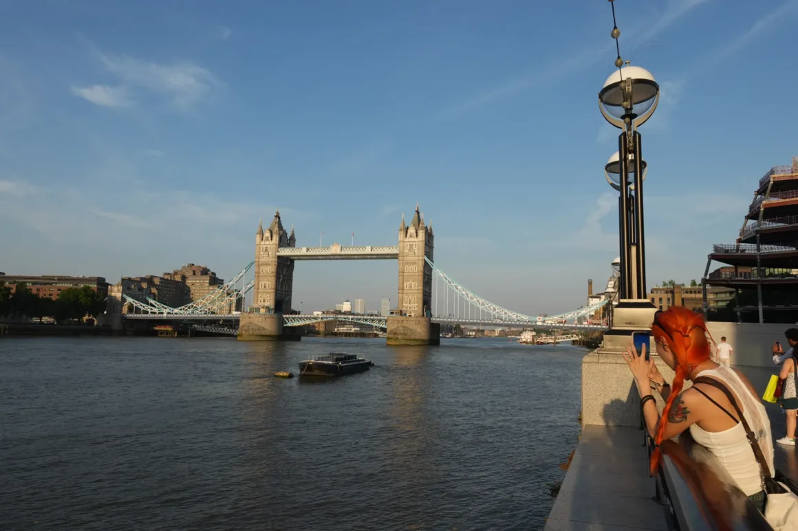 Sony RX10 V İncelemesi – Köprü Fotoğraf Makinelerinin Kralı Geri Döndü 19 Sony RX10 V Tower Bridge at 24mm.