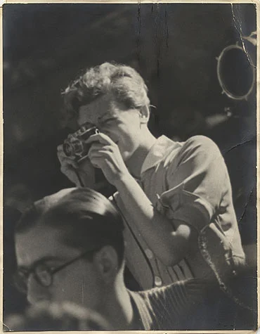 Gerda Taro’nun Temmuz 1937’de çekilmiş siyah beyaz portresi.