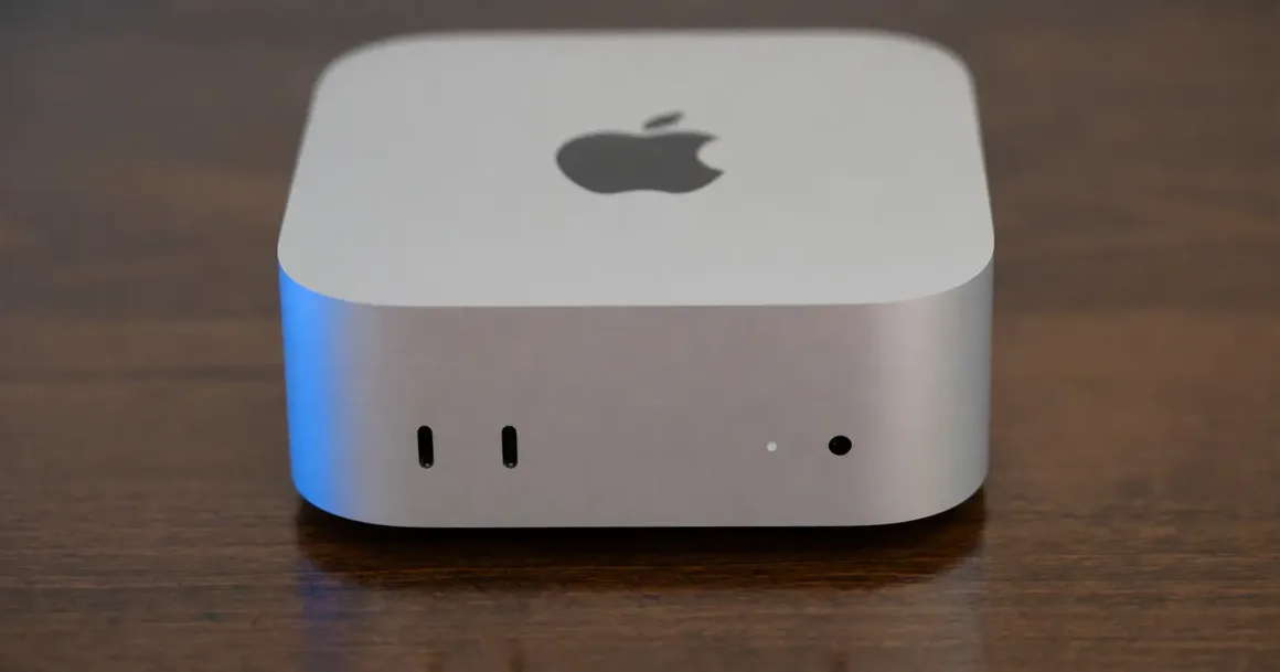 M6 Mac mini İncelemesi: Fotoğrafçılar İçin Yeterince Güçlü mü? 18 M6 çipli Apple Mac mini'nin yakından görünümü