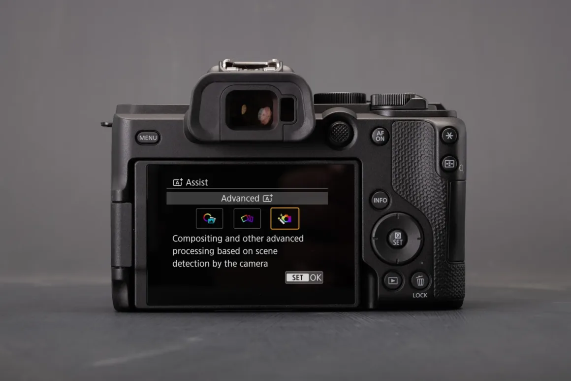 Canon EOS R8 II İncelemesi: Büyük Eksikler Giderildi, Sorunlar Bitmedi 39 Gelişmiş Yardım seçim ekranı açık olan Canon EOS R8 II'nin arka görünümü.