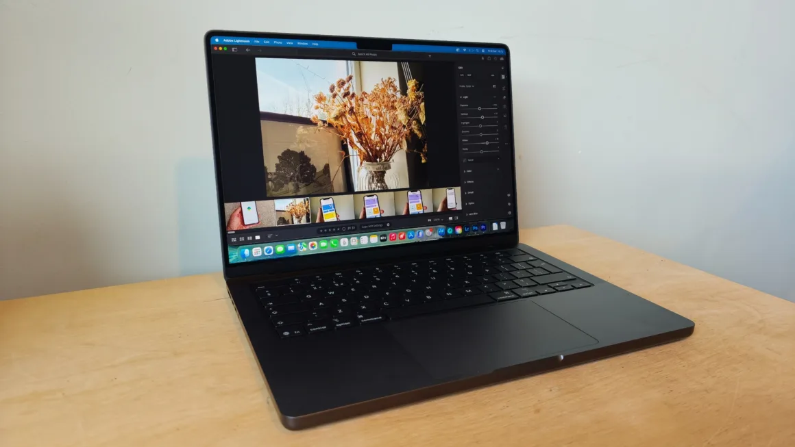 Apple MacBook Pro M5 incelemesi: Dışarıdan Aynı, İçeride Her Zamankinden Daha Güçlü 1 Apple MacBook Pro M5 incelemesi: Dışarıdan Aynı, İçeride Her Zamankinden Daha Güçlü