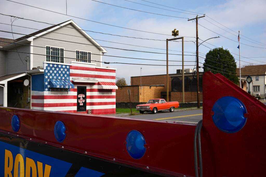 Niko J. Kallianiotis : America in a Trance