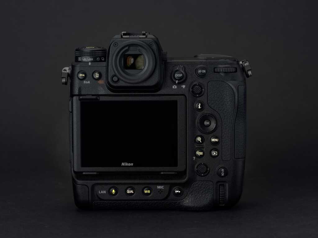 Nikon Z9 backlit buttons 1